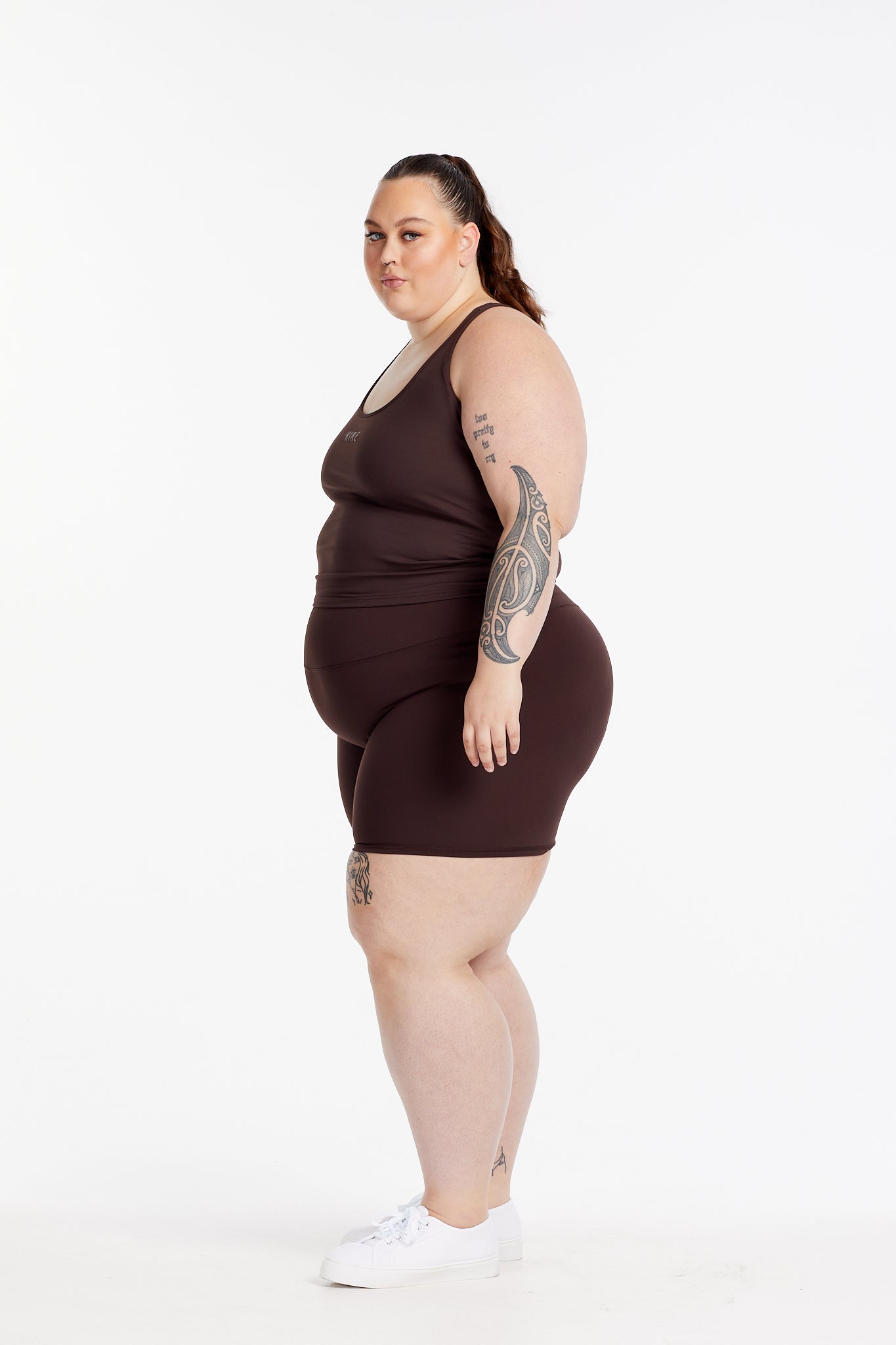 PERFORMANCE RACERBACK CROP SINGLET ESPRESSO