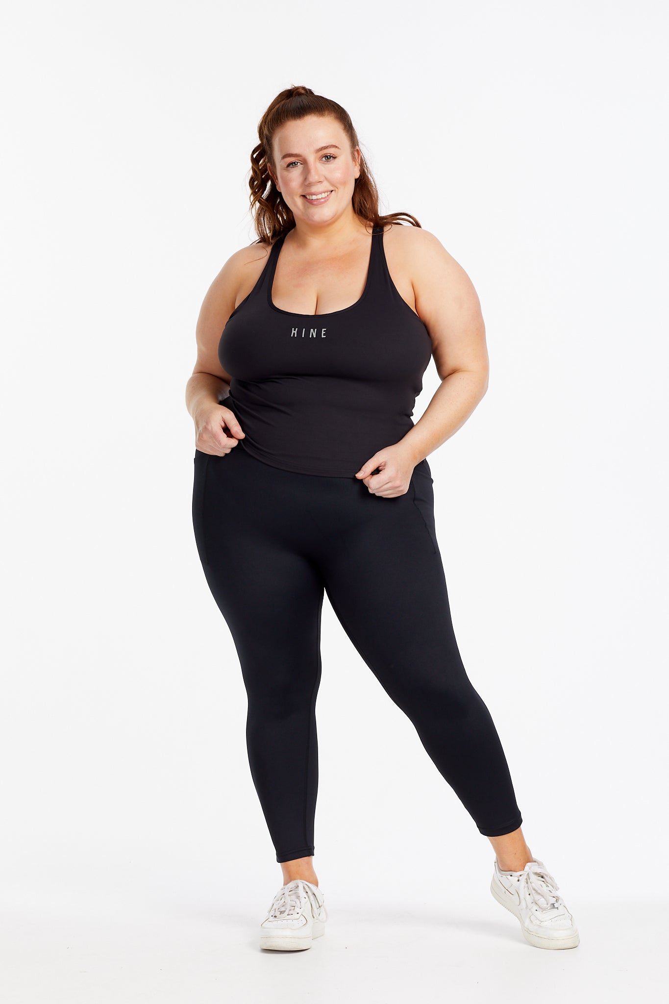 PERFORMANCE RACERBACK CROP SINGLET ONYX
