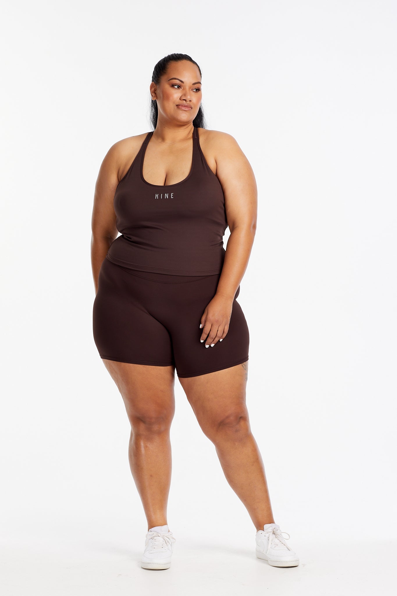 PERFORMANCE RACERBACK CROP SINGLET ESPRESSO