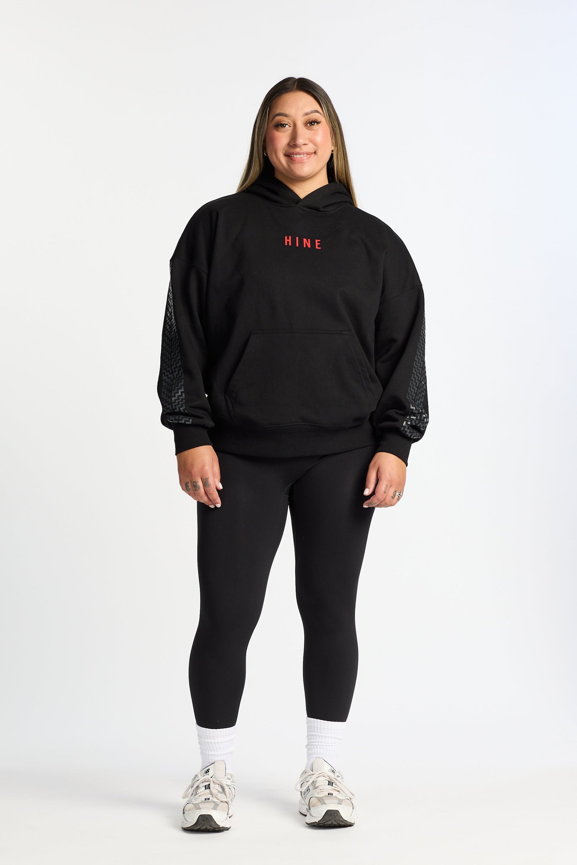 TAMAWAHINE HOODIE BLACK