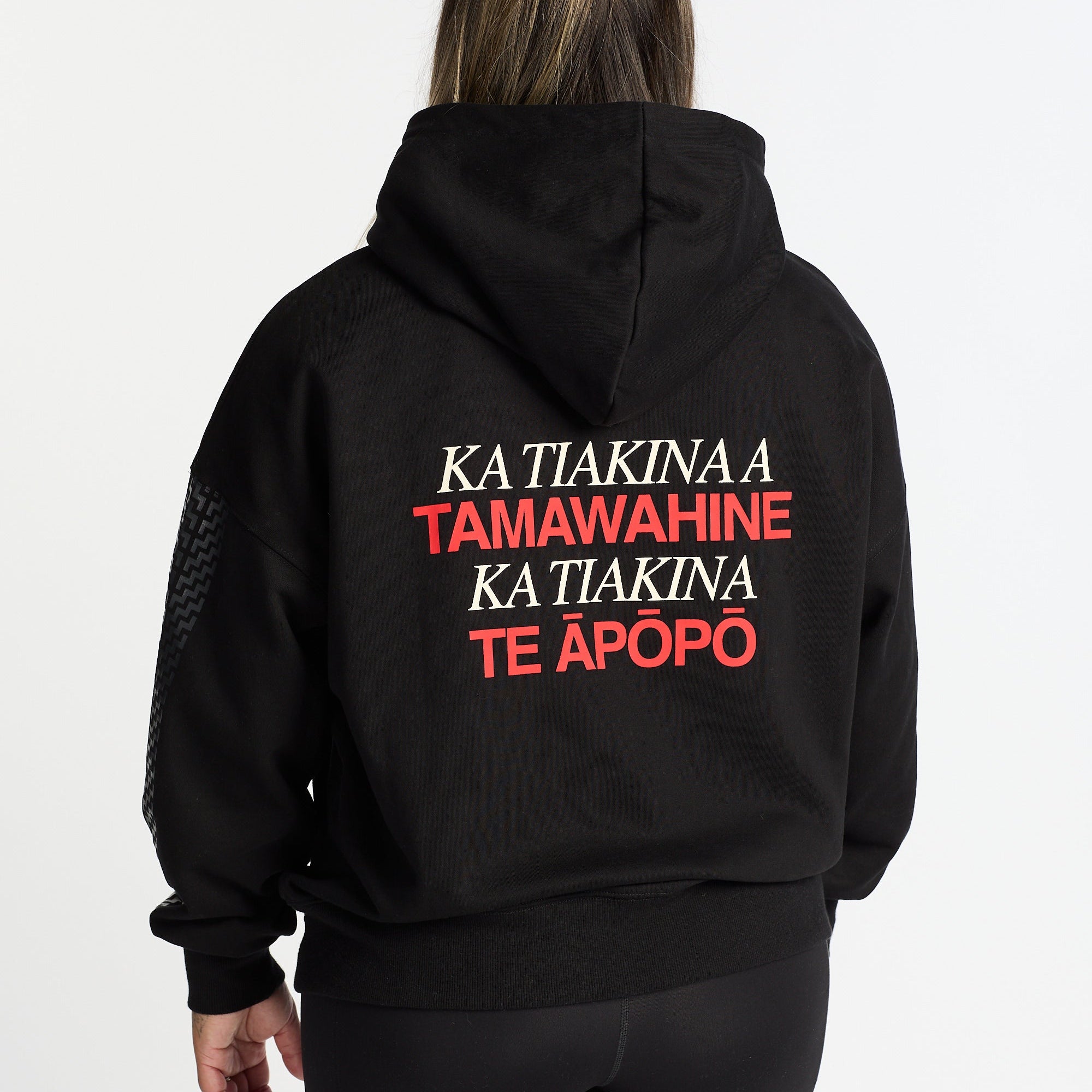 TAMAWAHINE HOODIE BLACK
