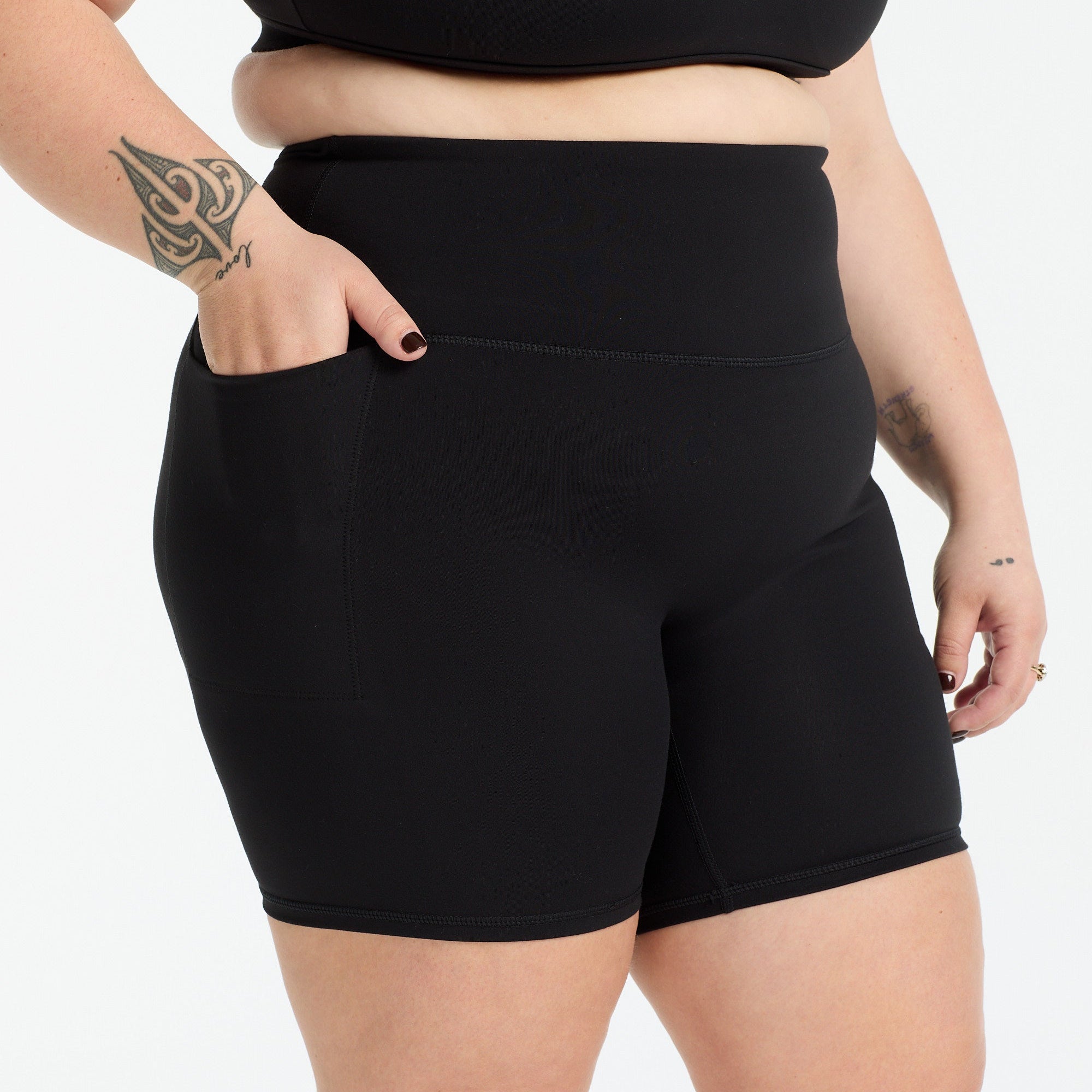 STAPLE 2.0 MID SHORT W/POCKET ONYX
