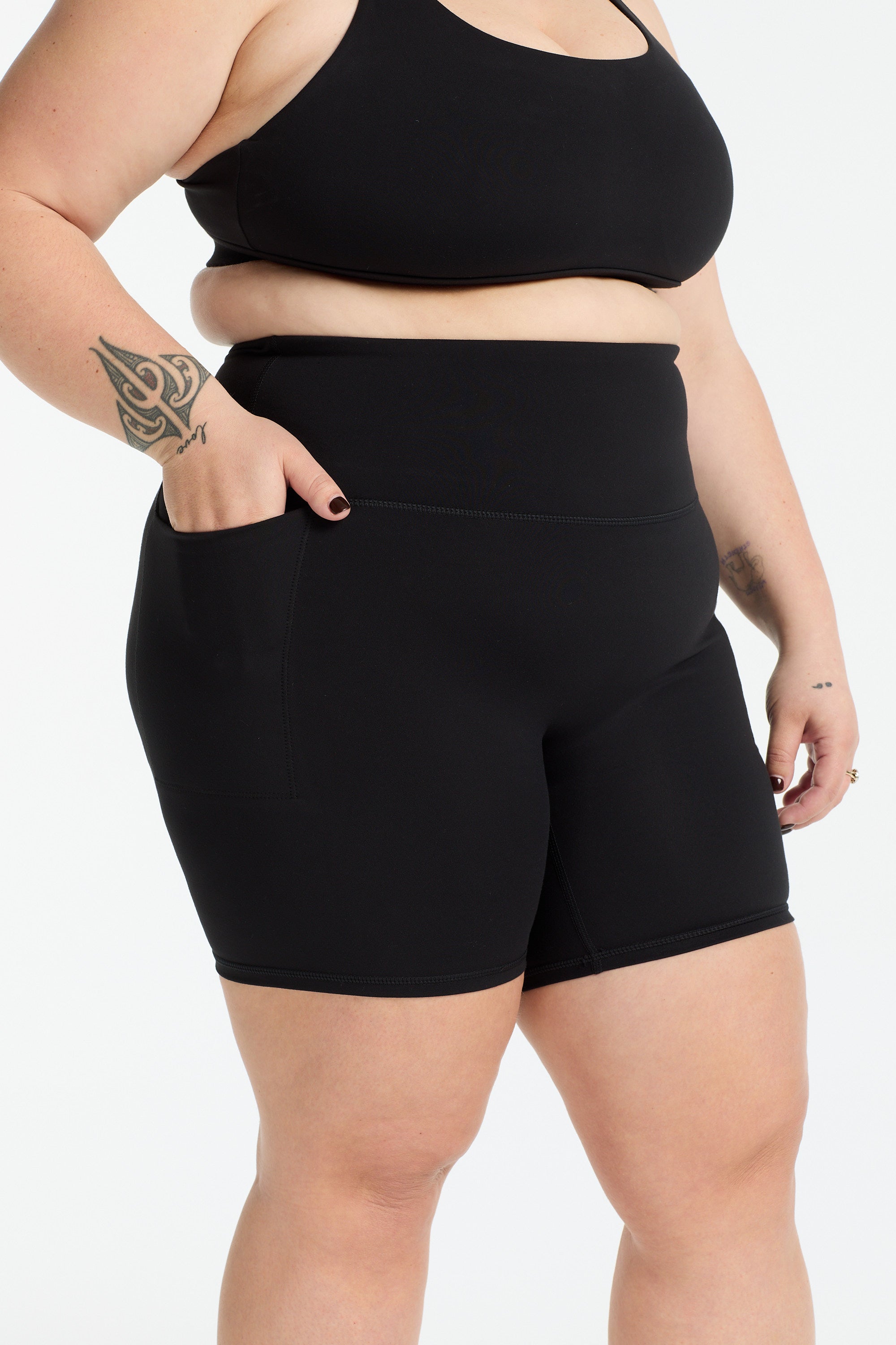 STAPLE 2.0 MID SHORT W/POCKET ONYX