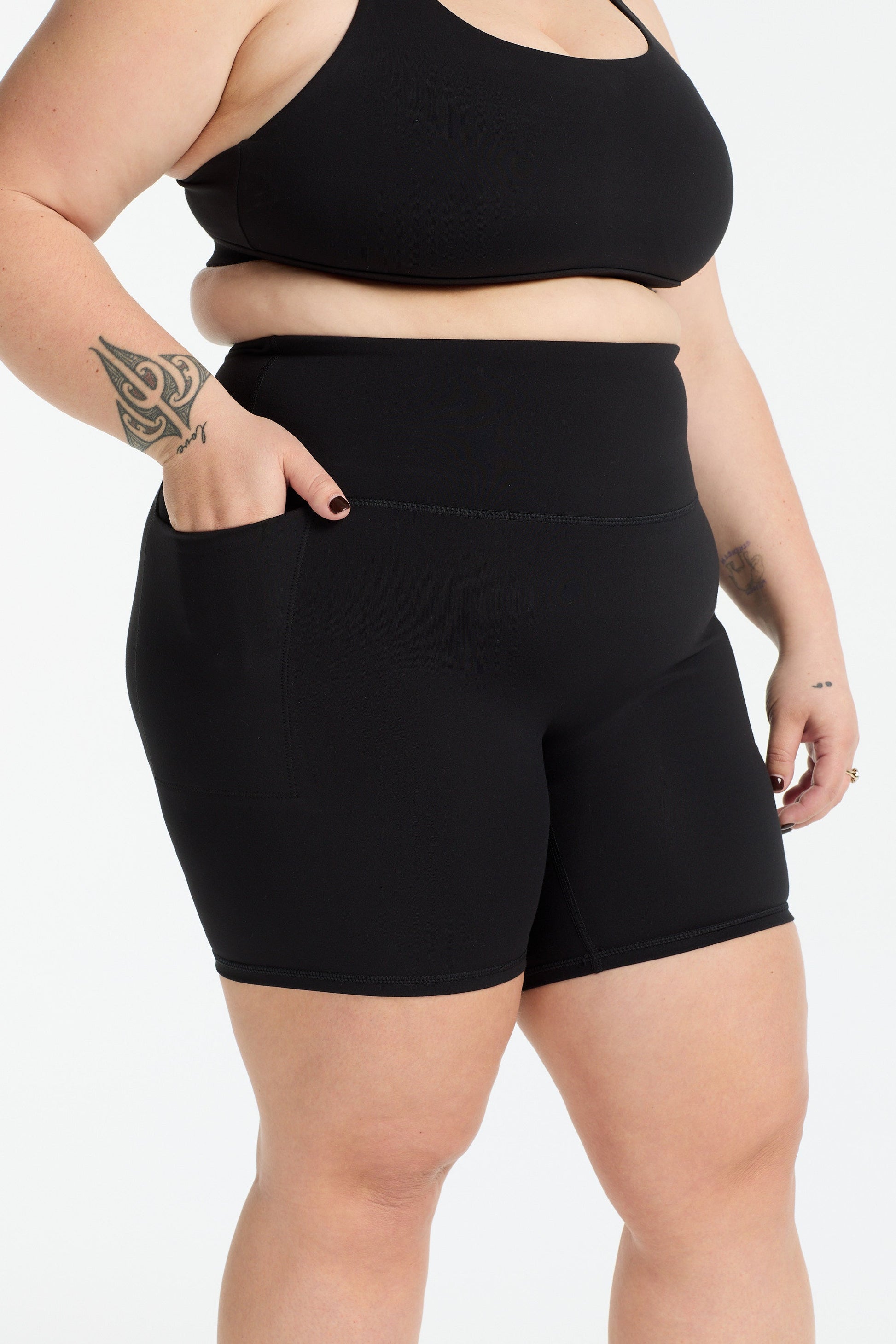 STAPLE 2.0 MID SHORT W/POCKET ONYX