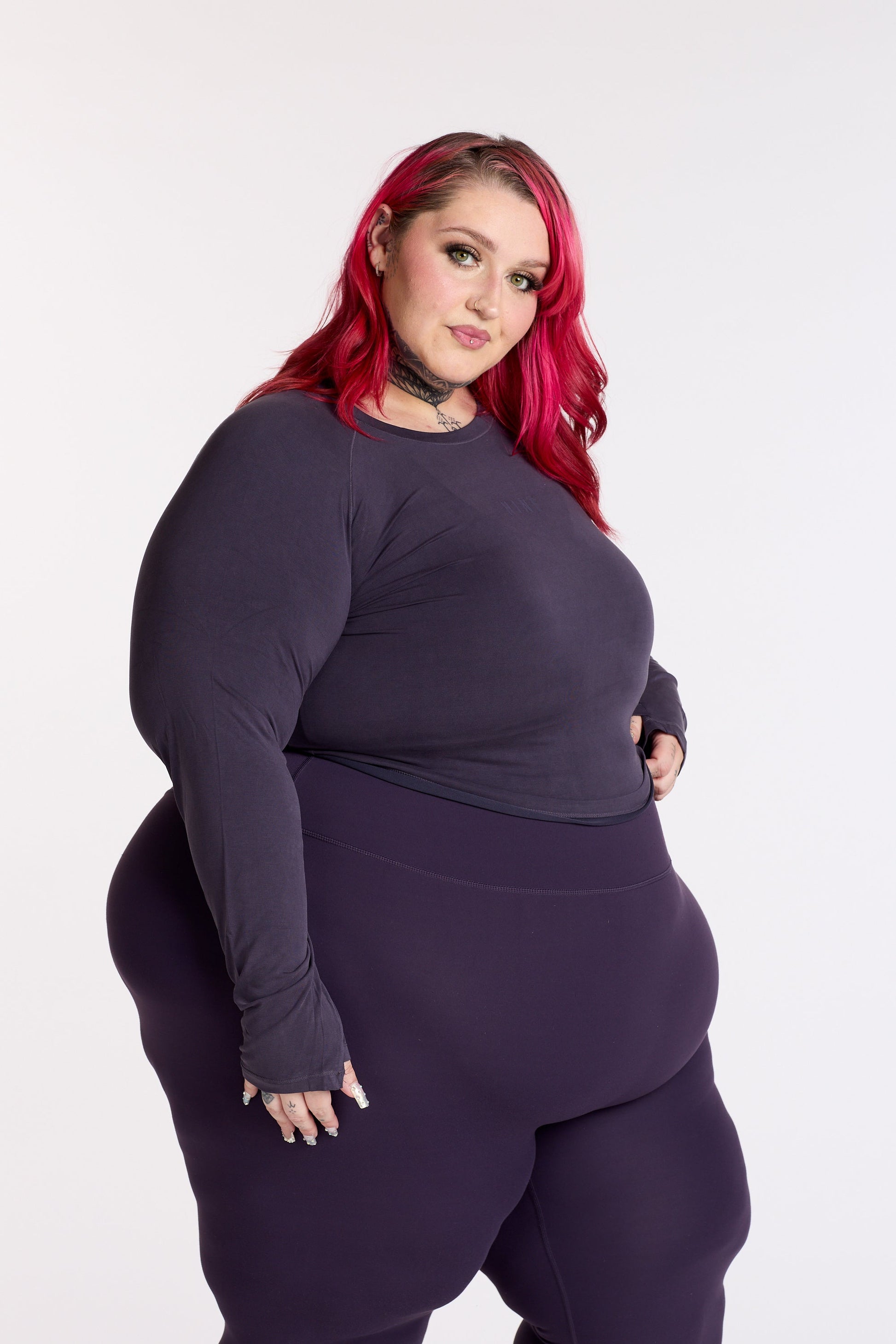 THE ESSENTIAL CROP LONG SLEEVE MIDNIGHT