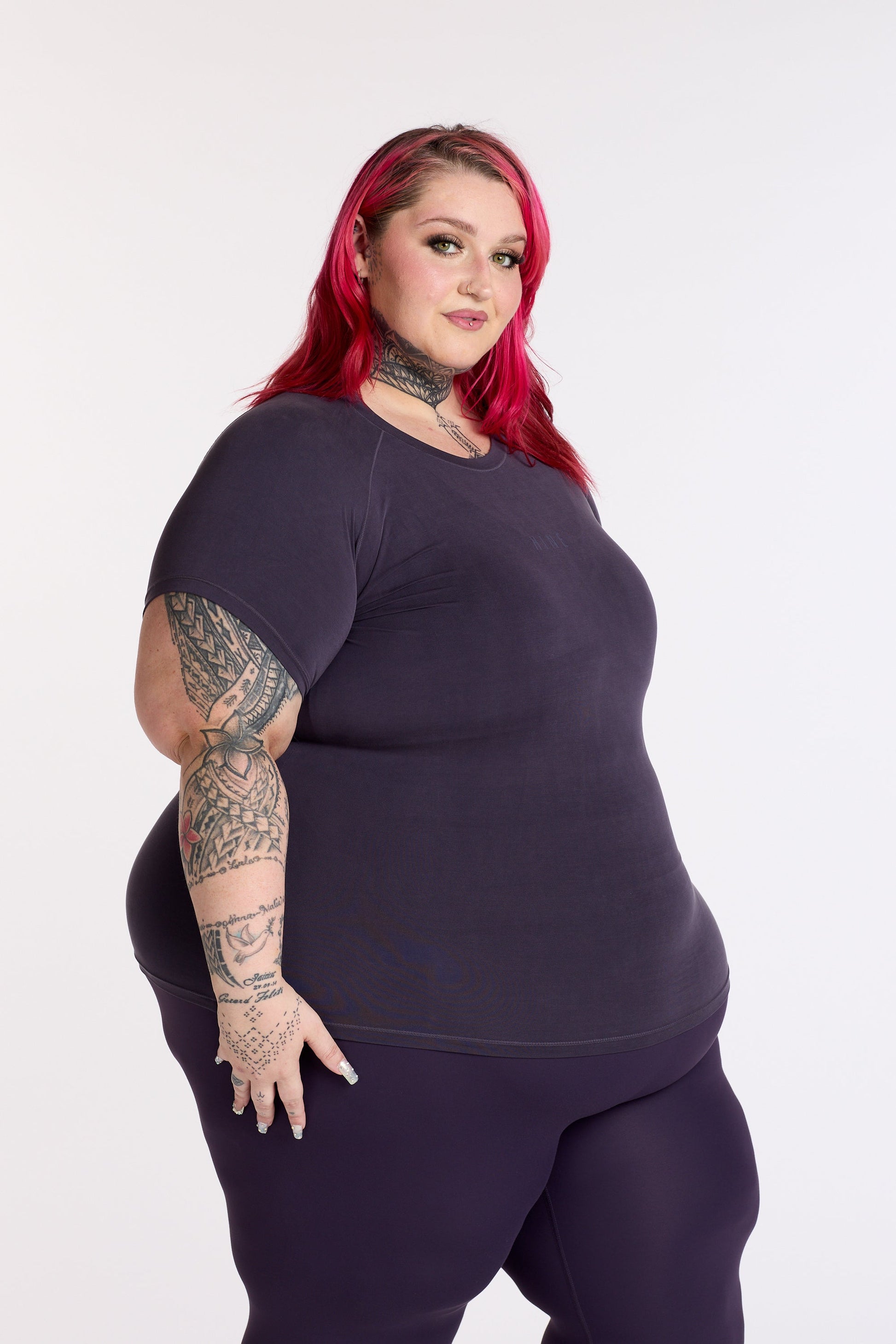 THE ESSENTIAL FULL LENGTH TEE MIDNIGHT