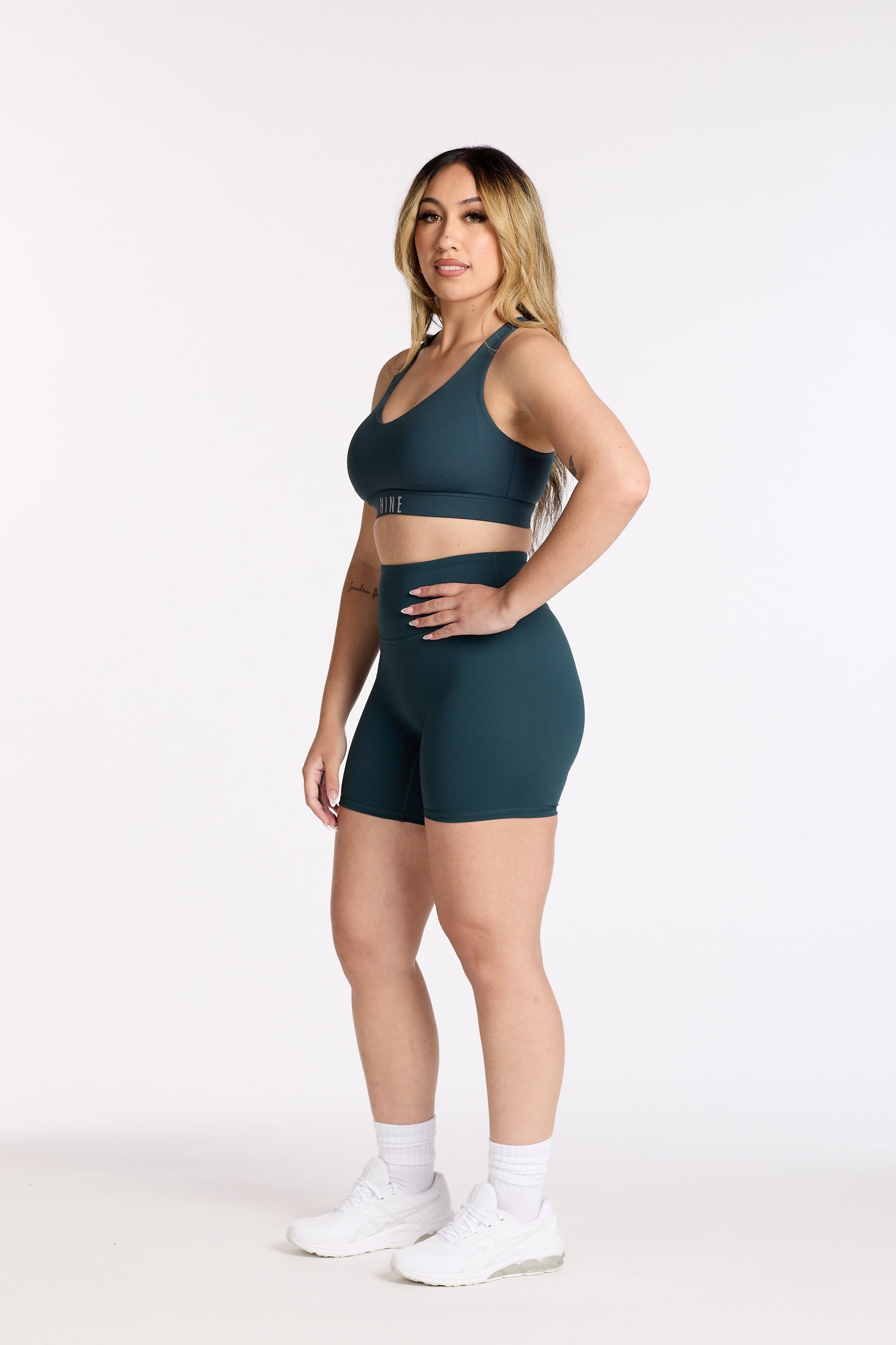 STAPLE MID SHORT JADE