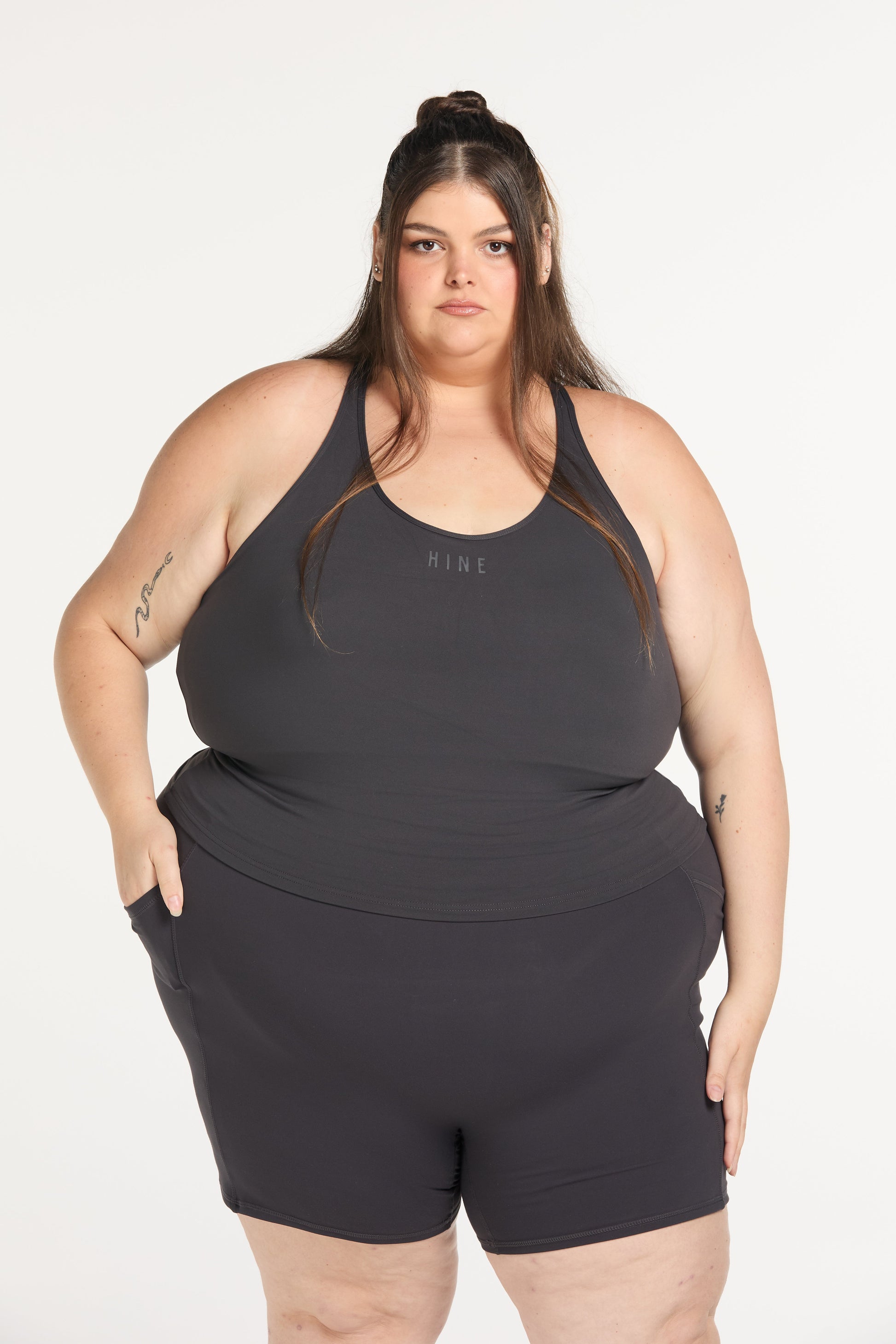 RACERBACK CROP SINGLET W/ IN-BUILT BRA CHARCOAL