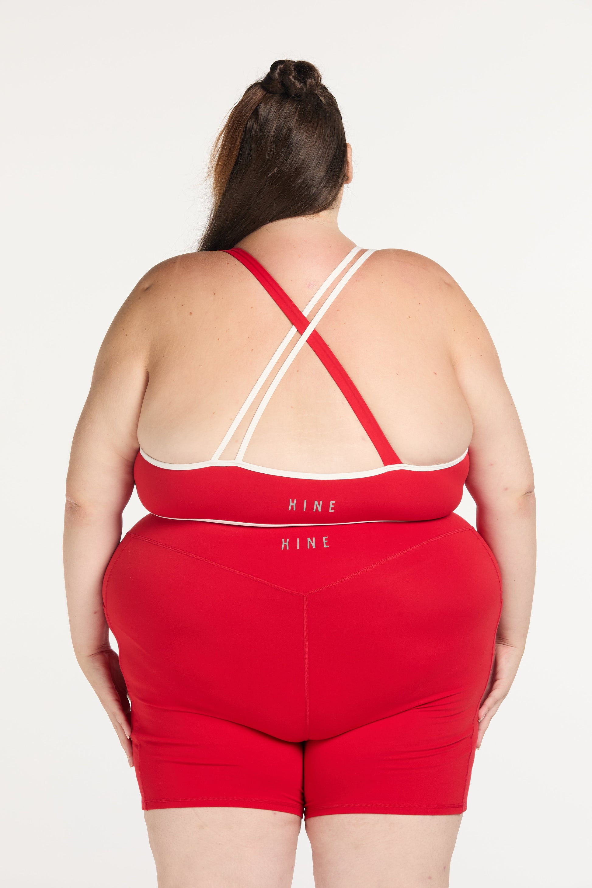 AUAHI CROSS-OVER MID SHORT RED