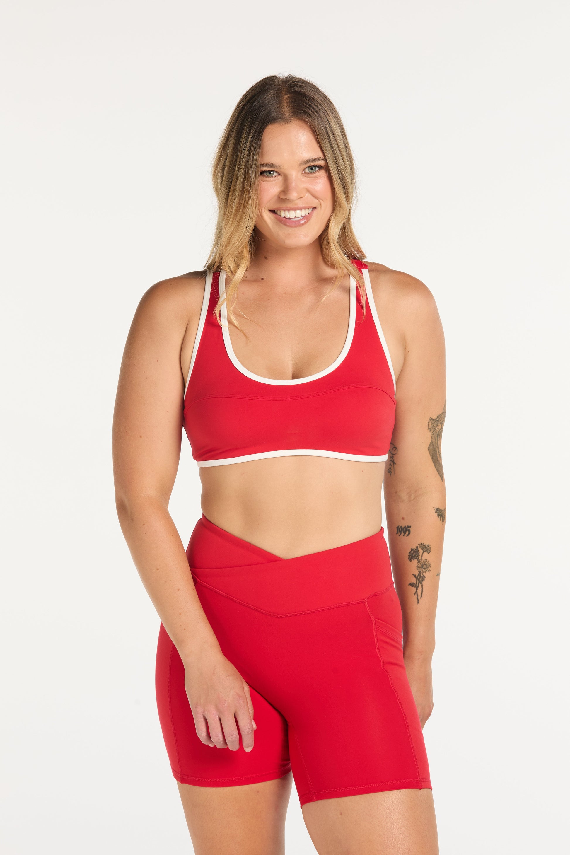 AUAHI CROSS-OVER MID SHORT RED
