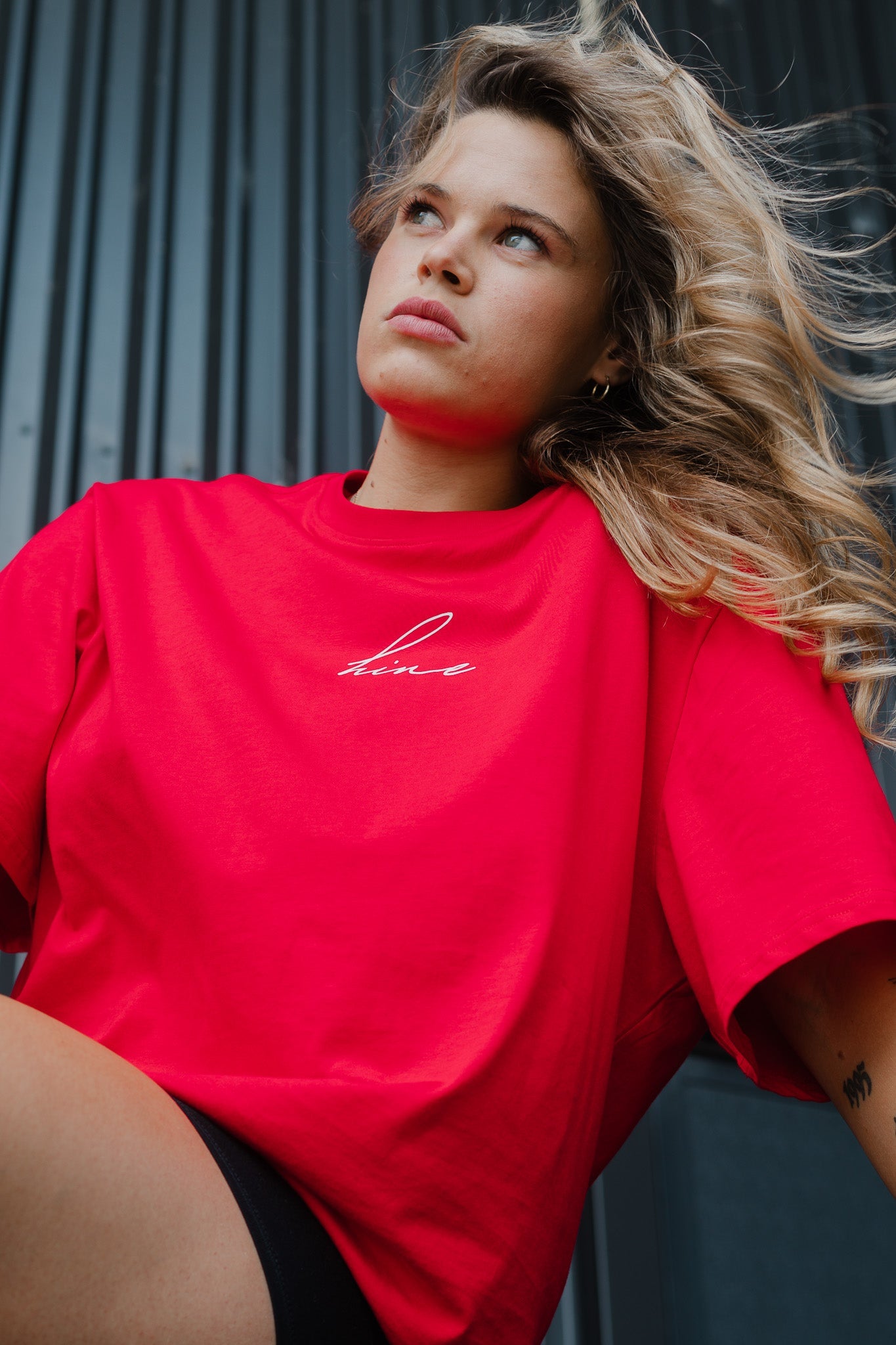 MANA WĀHINE TEE RED