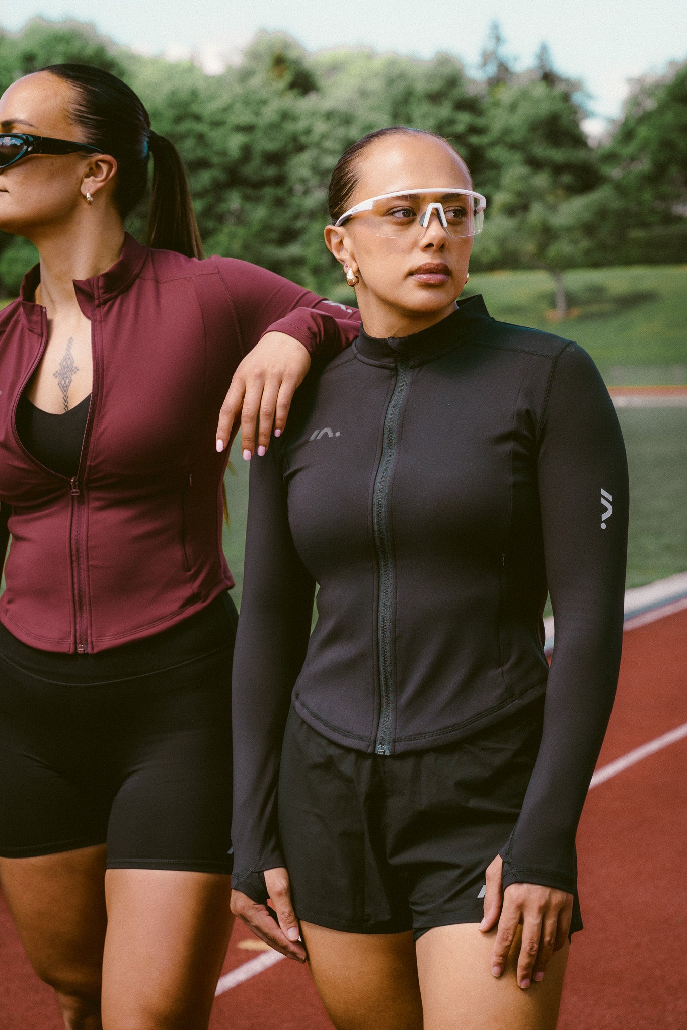 FORM JACKET BLACK