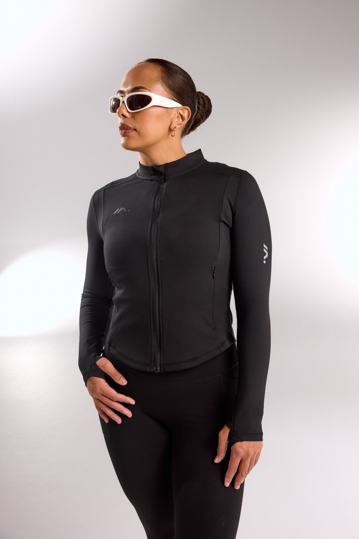 FORM JACKET BLACK