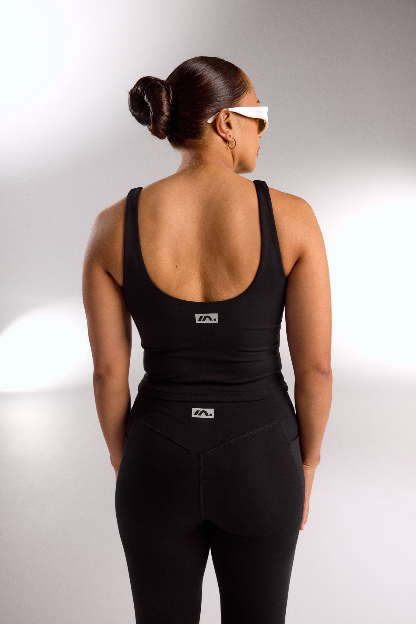 SCULPT TANK BLACK