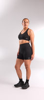 STAPLE MID SHORTS BLACK