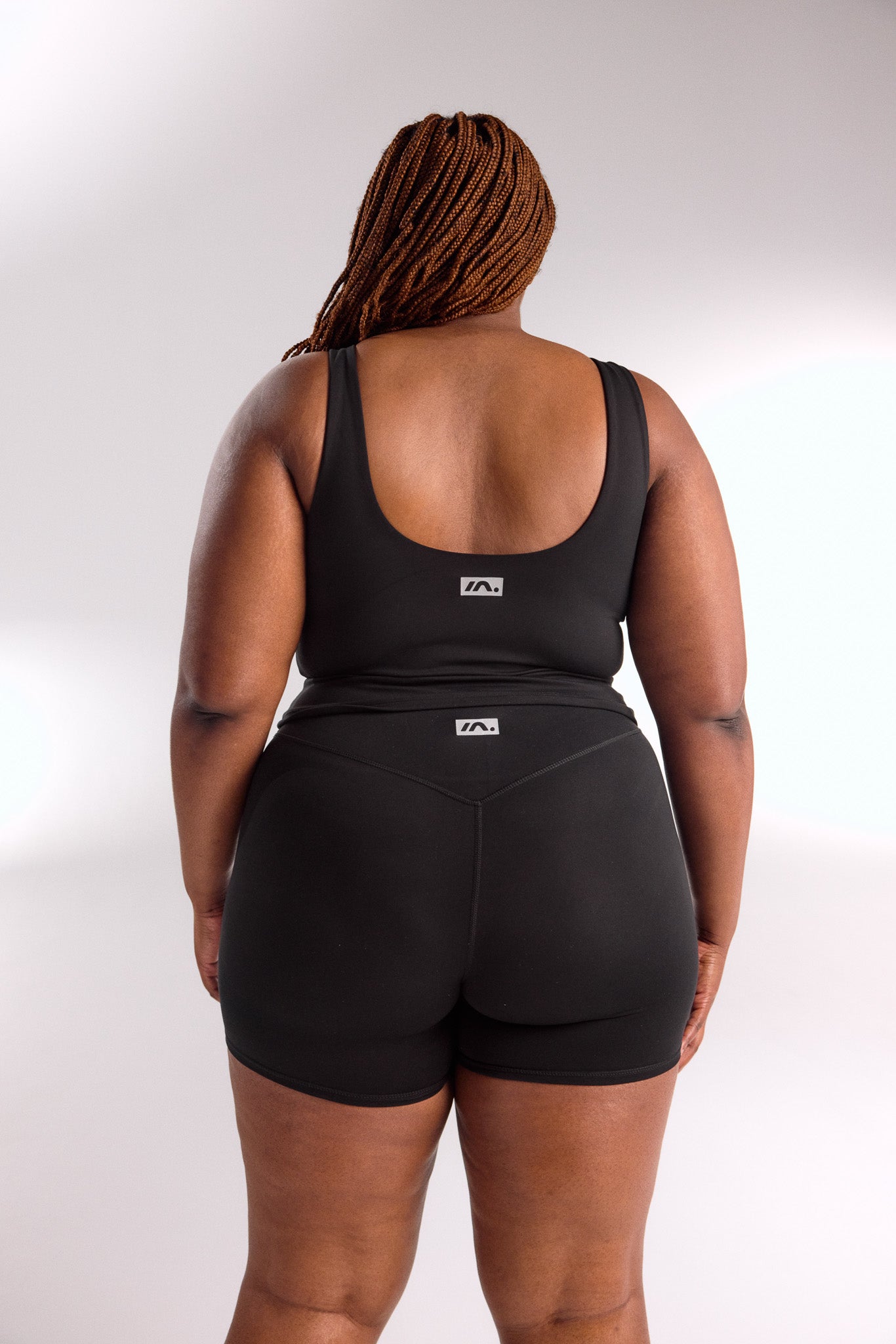 SCULPT TANK BLACK
