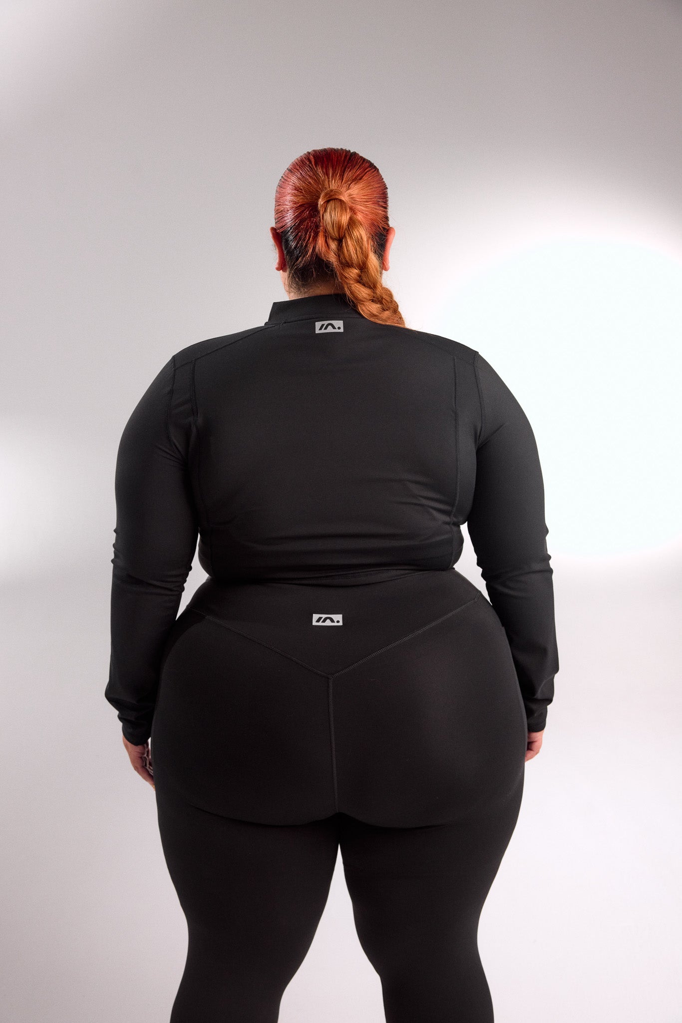 FORM JACKET BLACK