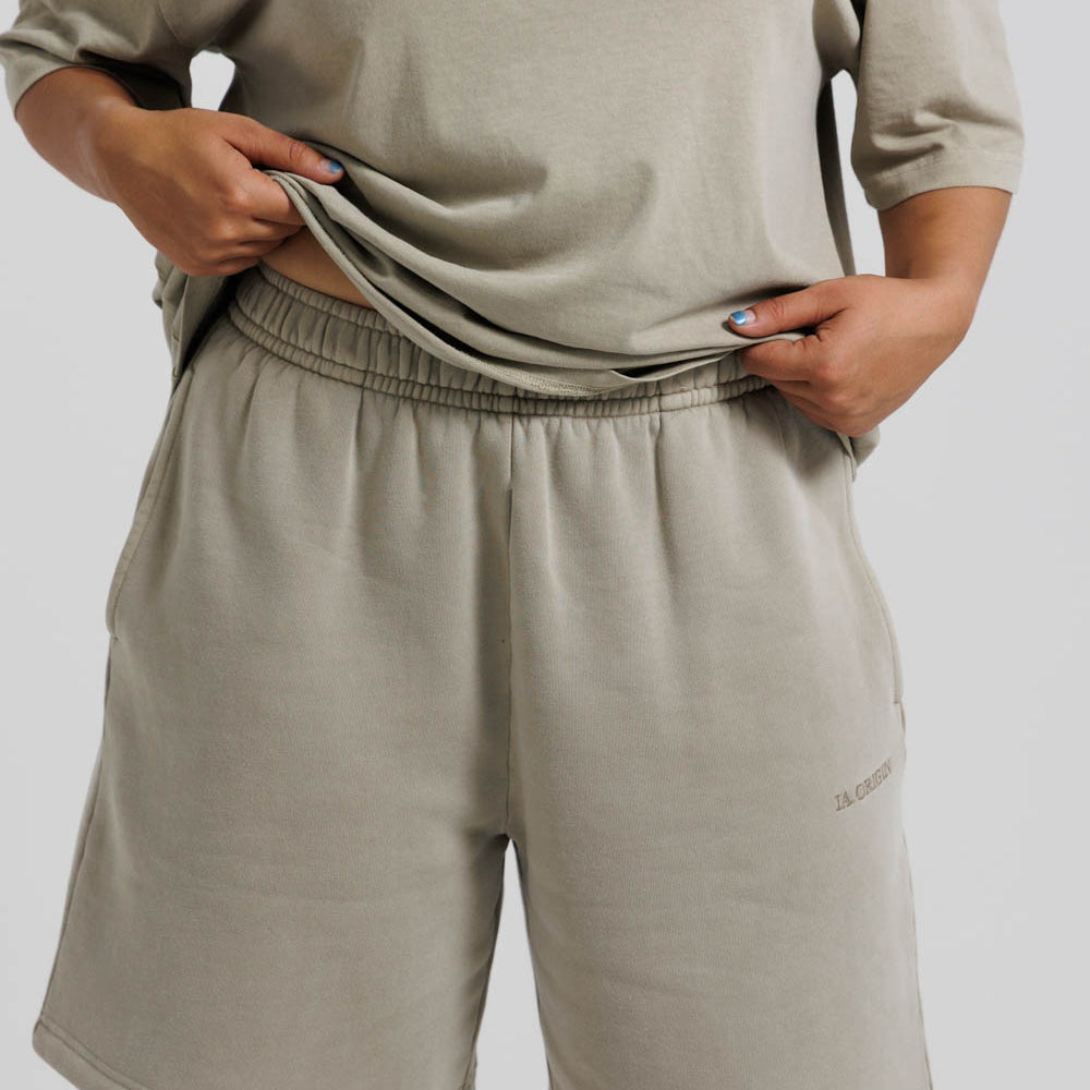 ESSENTIAL TRACK SHORT SAND