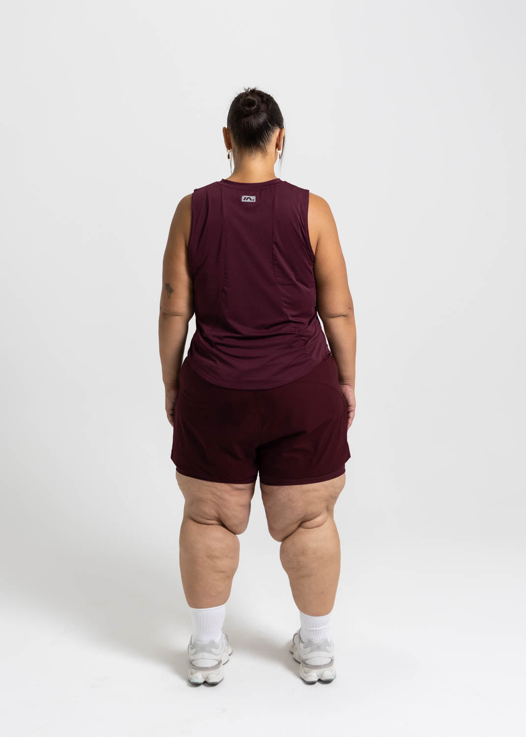 TRAINING SHORT WOMENS DEEP CHERRY