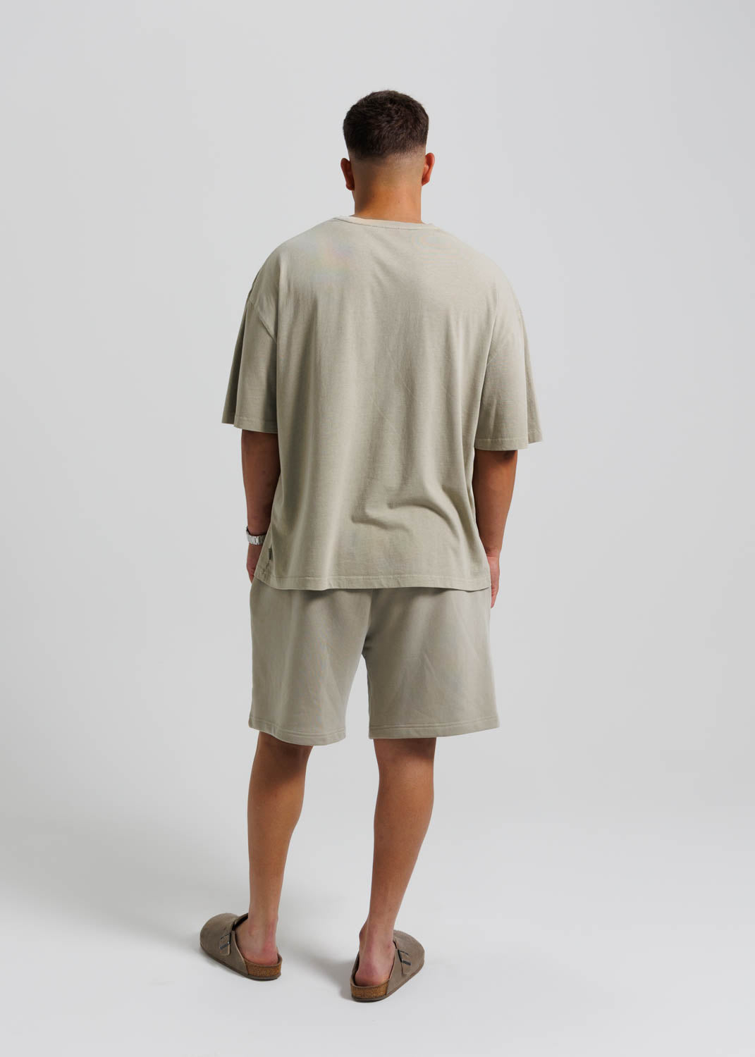 ESSENTIAL TRACK SHORT SAND